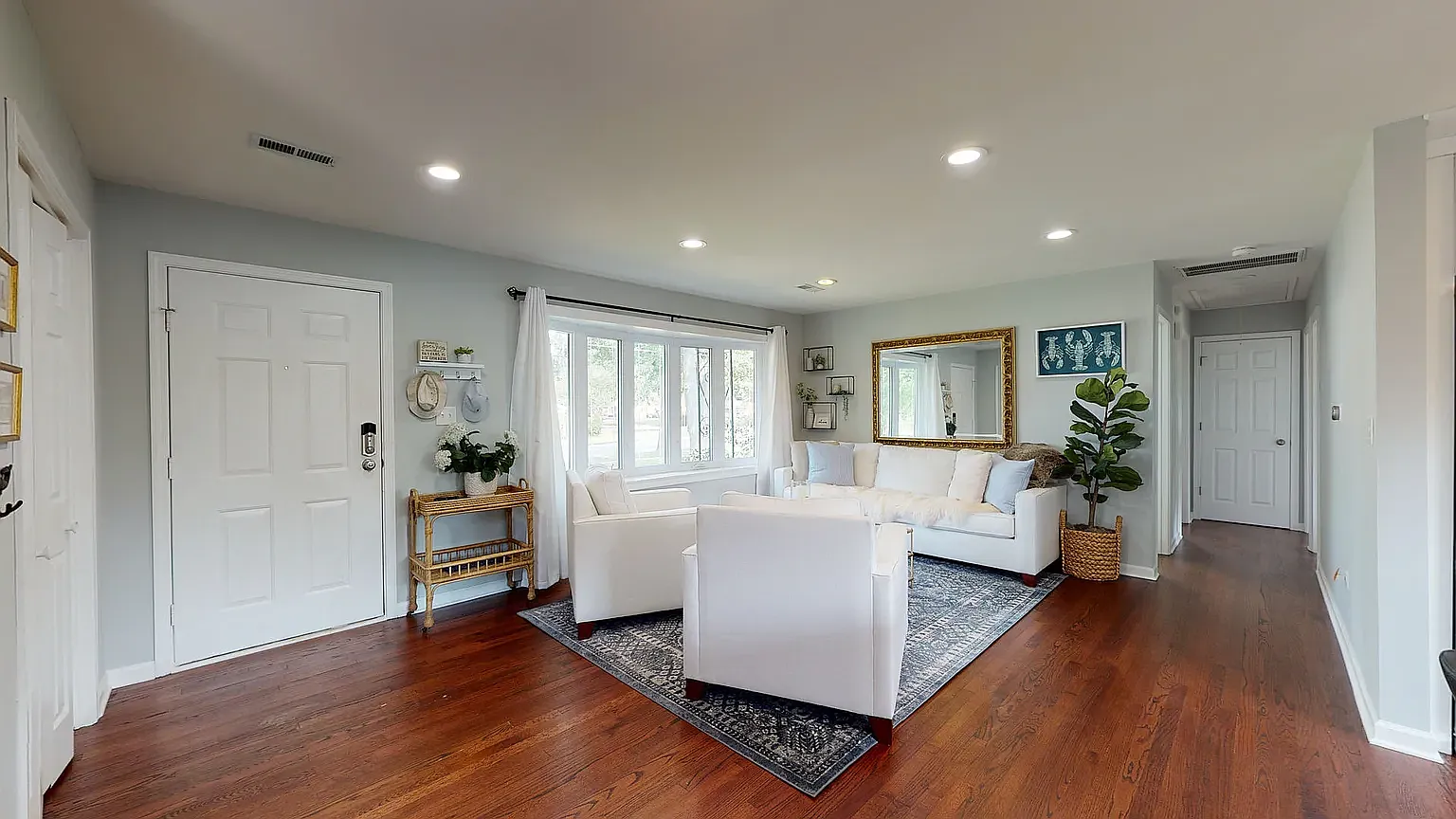 4 bed, 2200 sqft, $4,000 — Photo 4