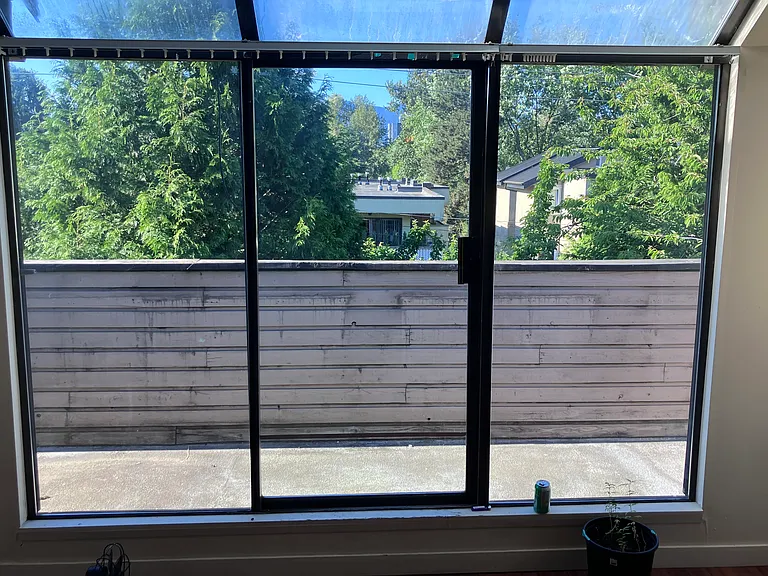 E 8th Ave — Photo 15
