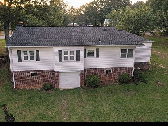 3rd image of 334 E Main St