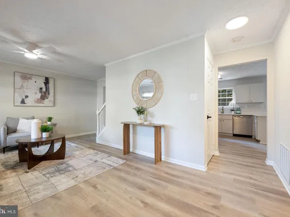 3274 Greenwich Ct, Waldorf, MD 20602