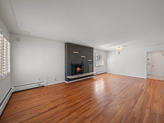 3rd image of 3045 Stuart St