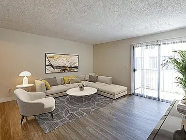 Downey Pointe Apartments — Photo 10