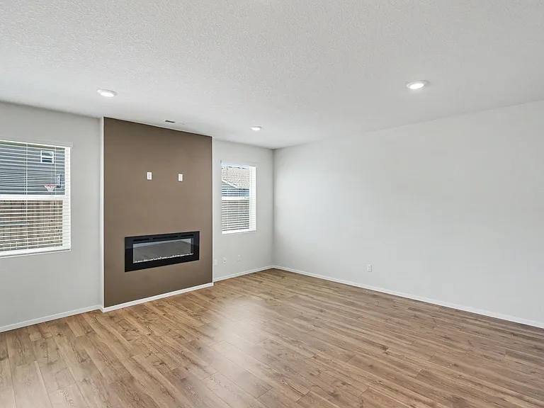 4748 Astronaut Ave NE — Photo 9