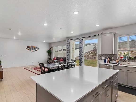 3rd image of 2613 N Snowberry Dr