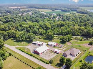 25611 S Blackberry Ln, Channahon, IL 60410