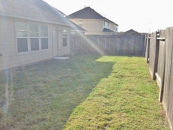 4th image of 2610 Camarilla Ln