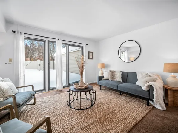 907 Windsor Dr Unit 907, Framingham, MA 01701