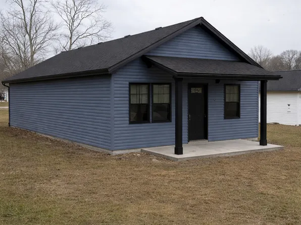 3692 Kensington Sq, North Vernon, IN 47265