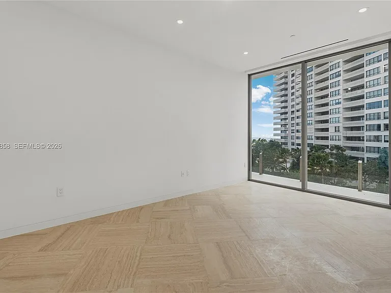 5 Grove Isle Dr #L502 — Photo 37