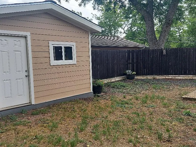 1807 Barbara St — Photo 3