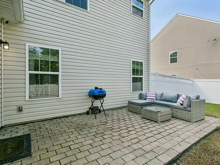 622 Newman Dr — Photo 24