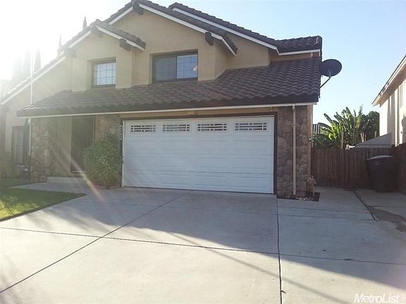 2nd image of 1560 Doe Trail Ln