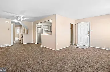 3 bed, 1700 sqft, $1,900 — Photo 3