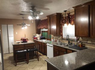 1011 Dusky Rose Ln, Pasadena, TX 77502