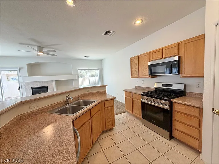 89 Dow Jones St #3 — Photo 9