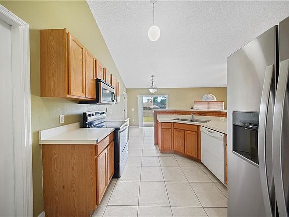 5th image of 2780 Irondale St