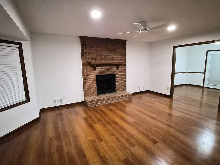 Living Room viewing from front door