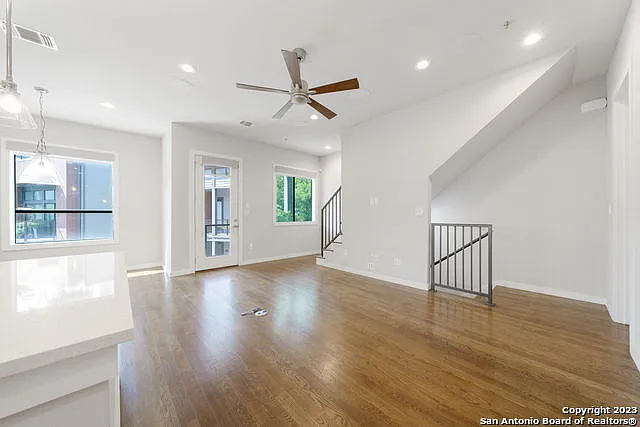 1136 E Euclid Ave — Photo 6