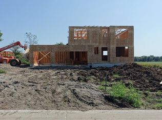 1307 W 14th Ave, Indianola, IA 50125