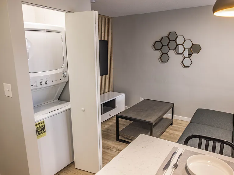 506 E Stoughton St #31 — Photo 10