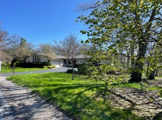 12425 S Iroquois Rd, Palos Park, IL 60464