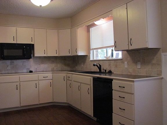 5th image of 1322 Parkdale Dr