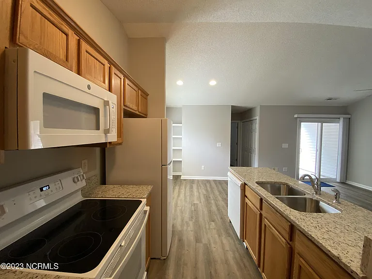 4225 Elizabeth Ave — Photo 15