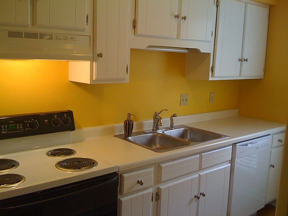 2nd image of 10505 Haleyford Ln
