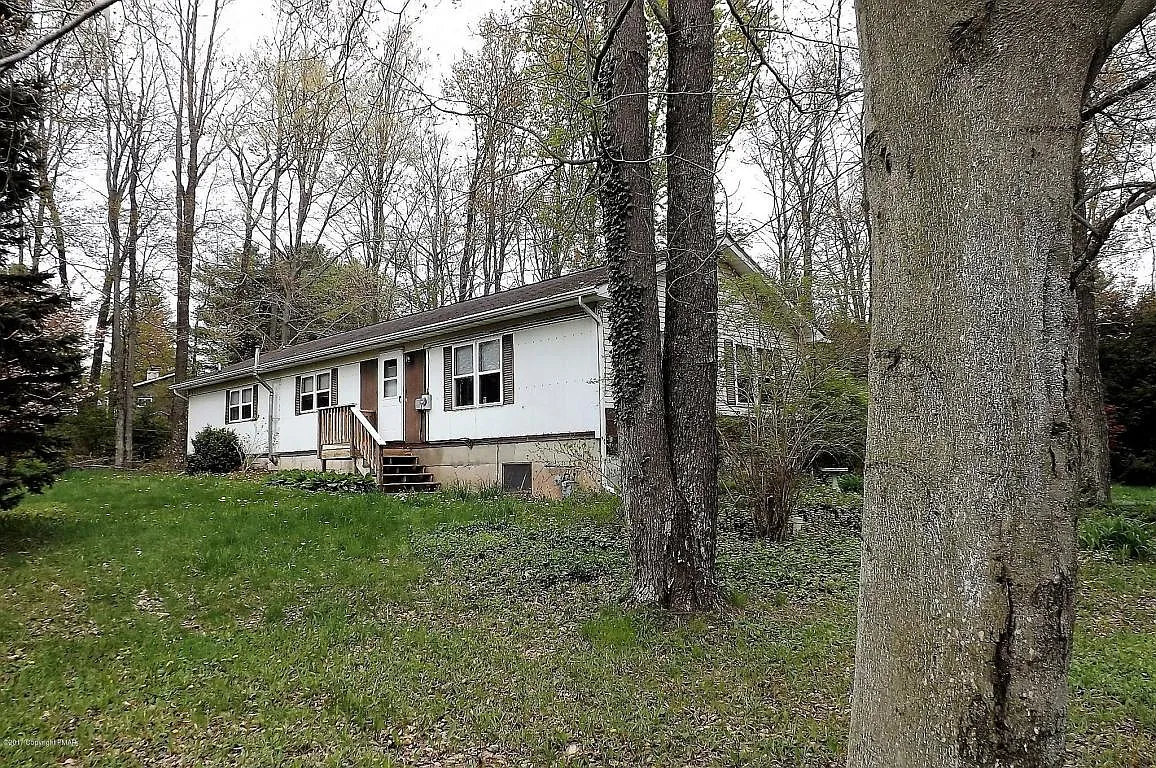 115 Colony Dr photo 1