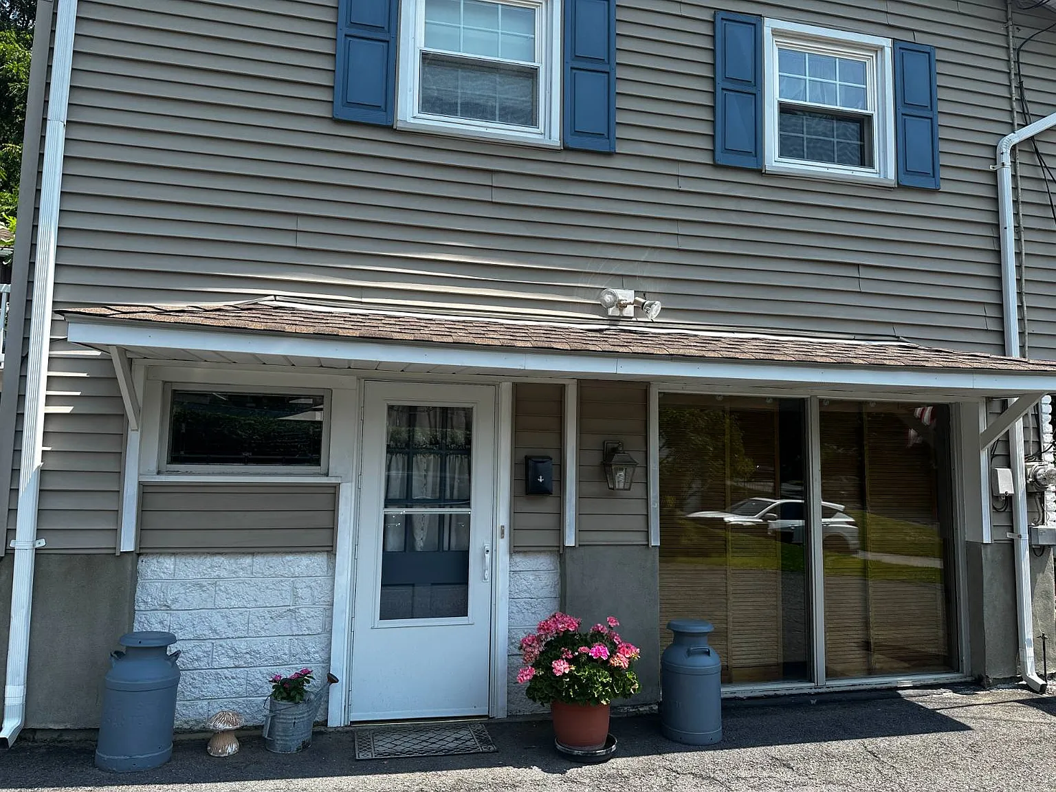 Studio, 1.0 bath, 450 sqft, $1,450 — Photo 1