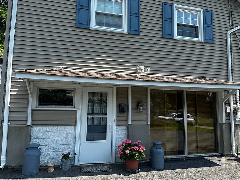 77 Mayer Dr — Photo 1
