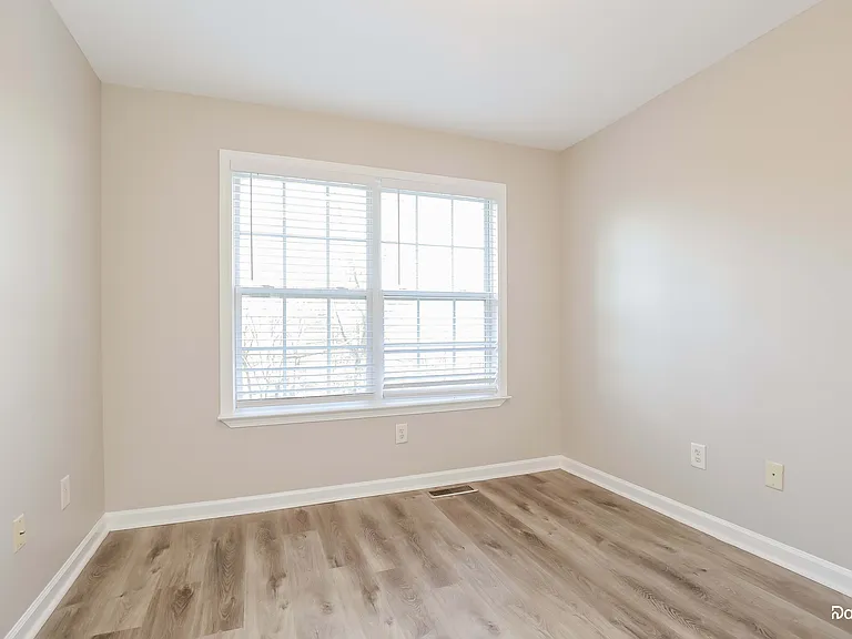 112 McKinley Dr — Photo 11