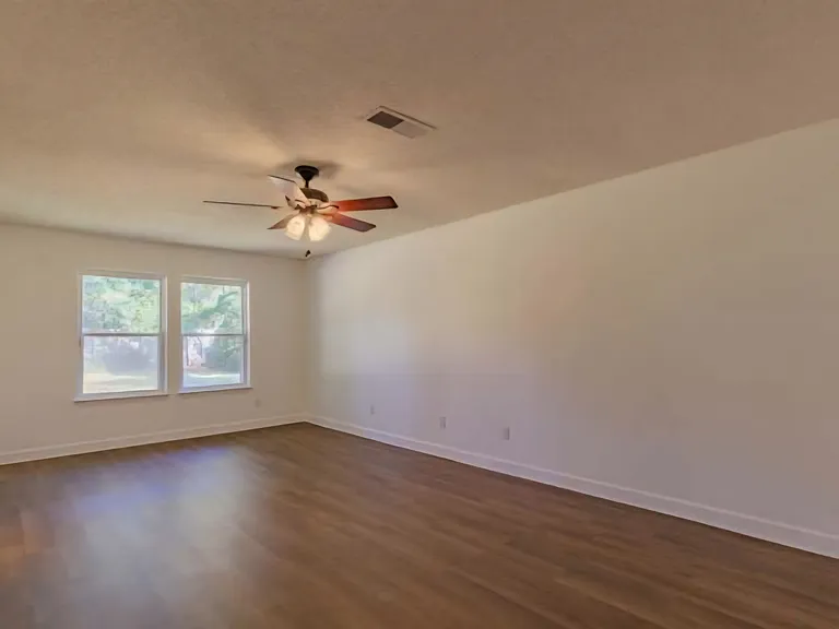 1387 Calcutta Dr — Photo 8