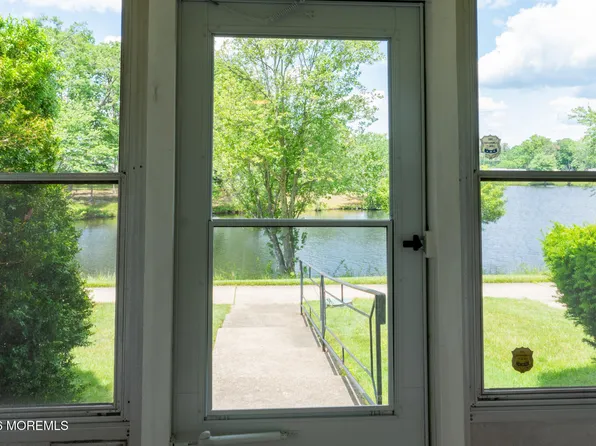 106C Edinburgh Lane, Lakewood, NJ 08701