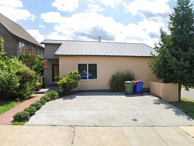 98 Ora St — Photo 1