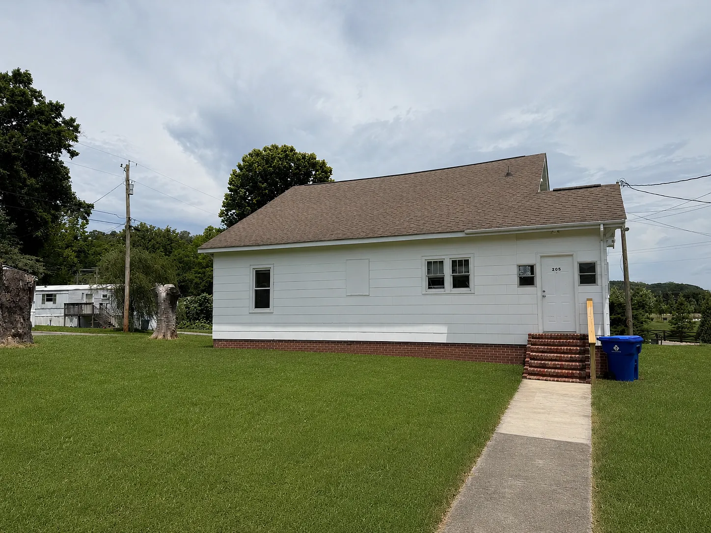6 bed, 2.5 bath, $2,500 — Photo 3