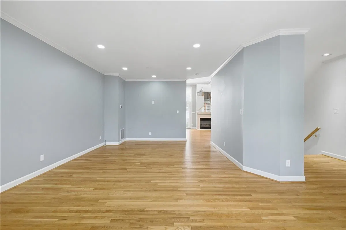 3 bed, 3.5 bath, 2360 sqft, $3,750 — Photo 3