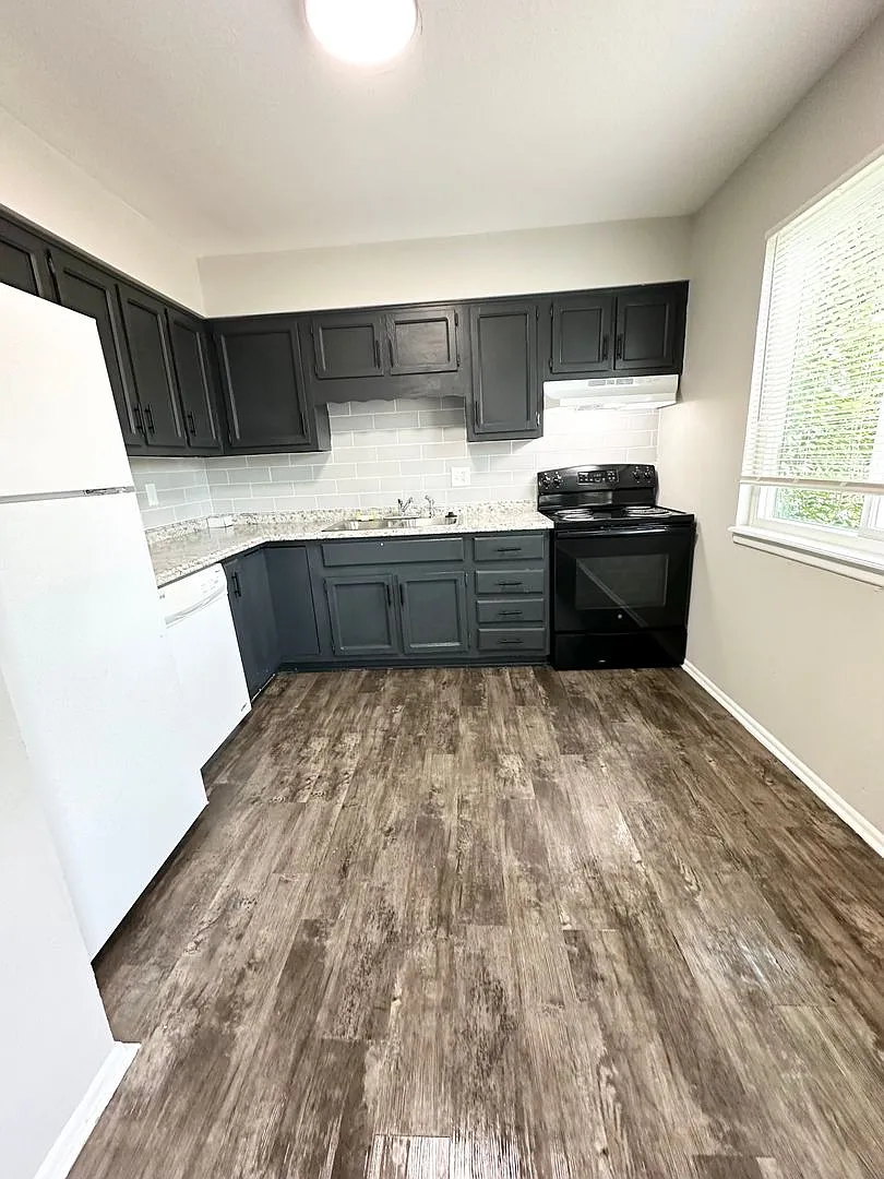 5525 Bowden Loop — Photo 3