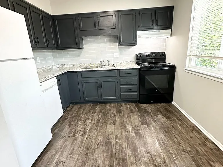 5525 Bowden Loop — Photo 3