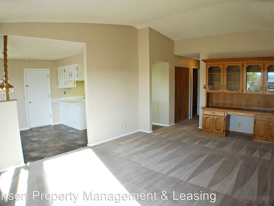 2nd image of 165 E 600 S Suite 18