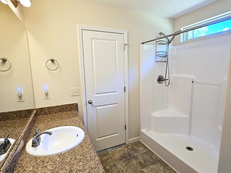 218 N Stonegate Dr — Photo 12