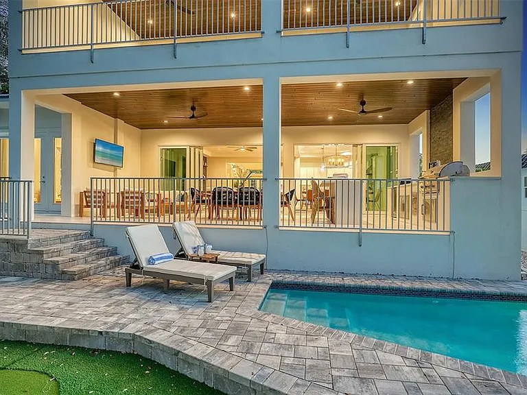1537 Siesta Dr — Photo 3
