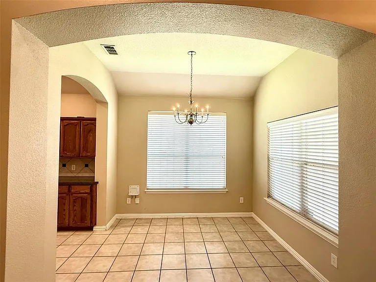 10008 Coolidge Dr — Photo 6
