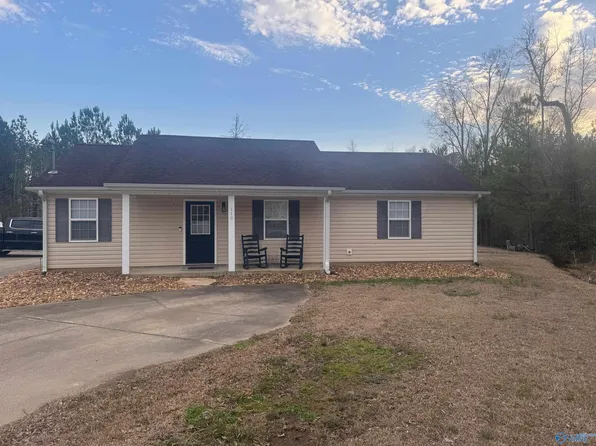 110 Hardwood Dr, Centre, AL 35960