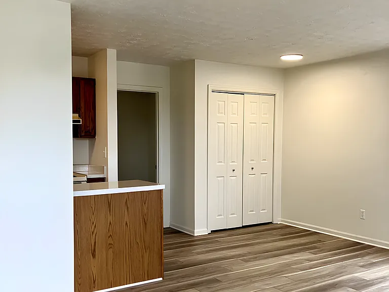 Meadow Pointe Apartments — Photo 8