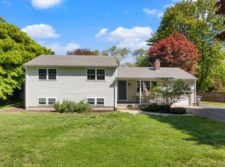 17 Old Black Point Rd, Niantic, CT 06357