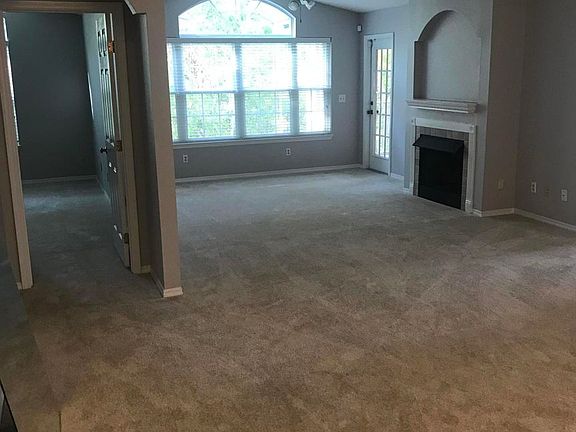 5th image of 13810 Sutton Park Dr N APT 1339