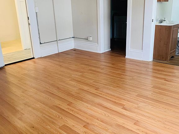 4th image of 17 Vine St Unit 2