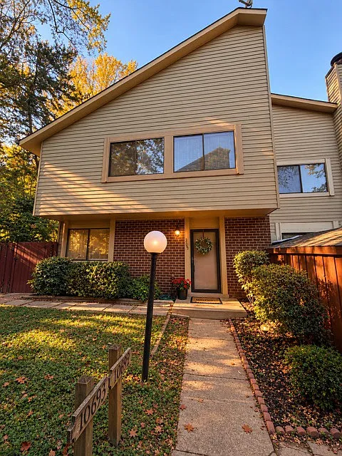4 bed, 1464 sqft, $3,200 — Photo 1