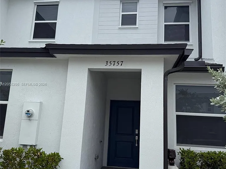 35757 SW 178th Pl #35757 — Photo 2